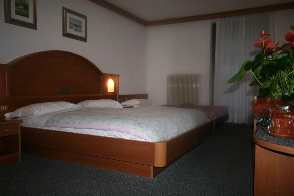 Hotel St. Raphael Madonna Zewnętrze zdjęcie