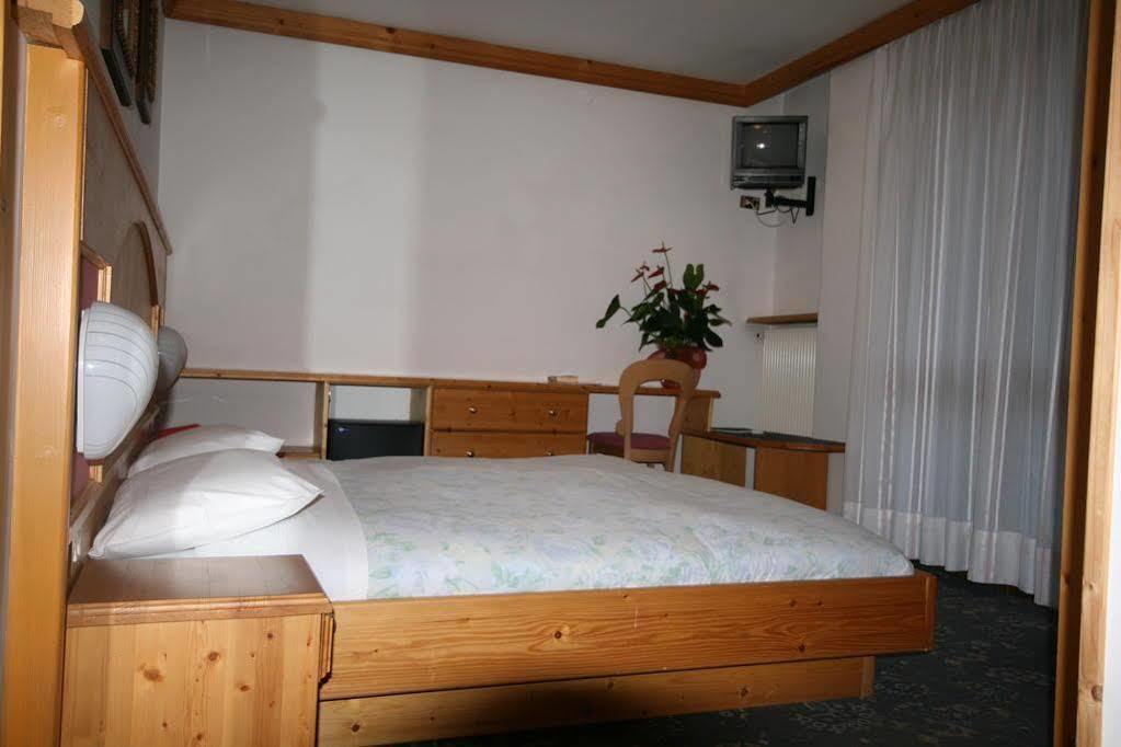 Hotel St. Raphael Madonna Zewnętrze zdjęcie